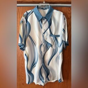 NWOT Mens Hawaiian Abstract Short Sleeve Button Up Shirt Light Blue & White XXXL